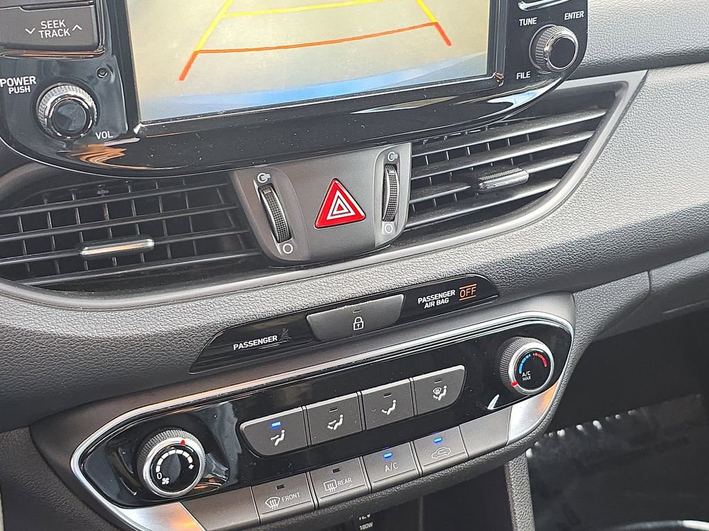 Used 2018 Hyundai Elantra GT image 27