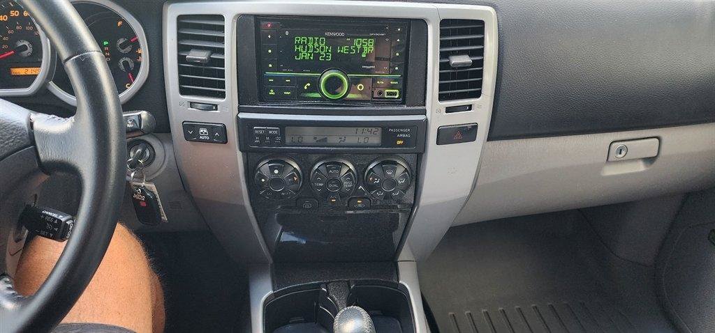 Used 2005 Toyota 4Runner Limited RWD image 25