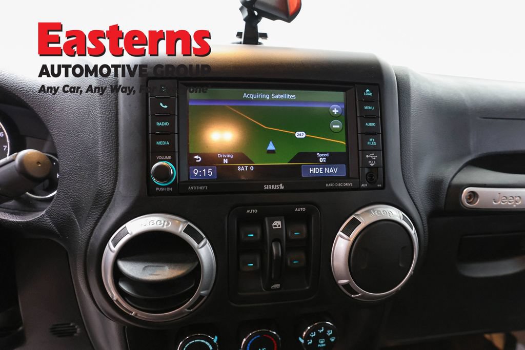 Used 2015 Jeep Wrangler Unlimited Sahara w/ Connectivity Group AWD/4WD image 12