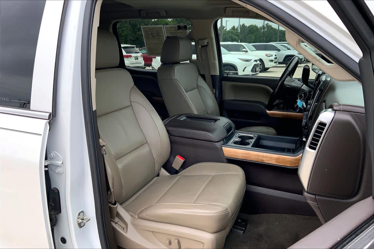 Used 2016 Chevrolet Silverado 1500 LTZ w/ Texas Edition RWD image 9