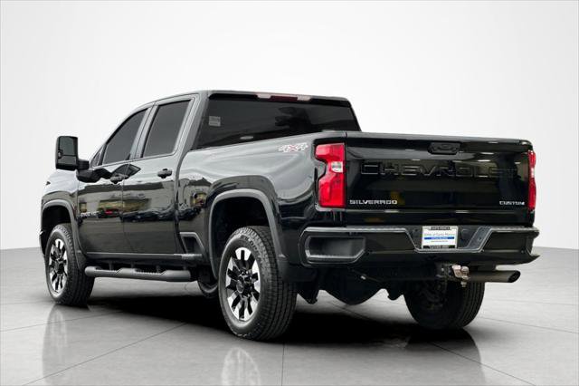 Used 2020 Chevrolet Silverado 2500 Custom w/ Custom Value Package image 3