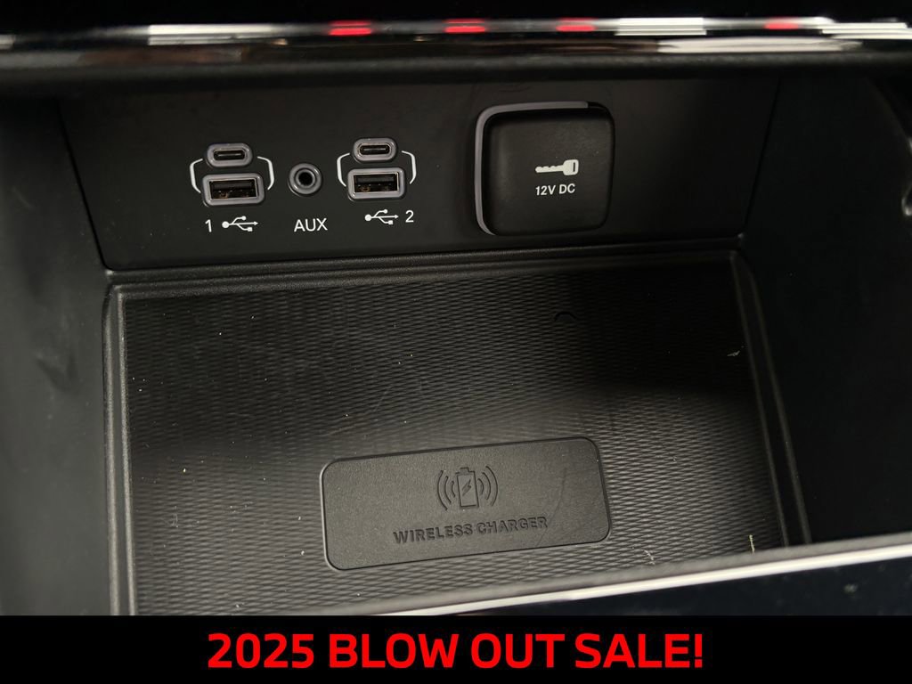 New 2025 Jeep Grand Cherokee Laredo image 16