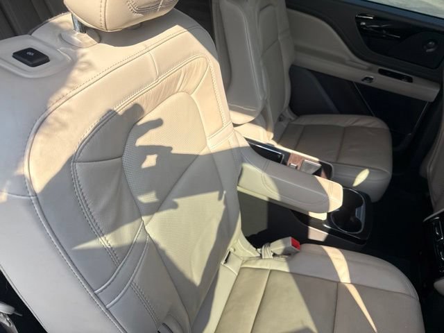 Used 2023 Lincoln Aviator Reserve w/ Equipment Group 201A AWD/4WD image 18