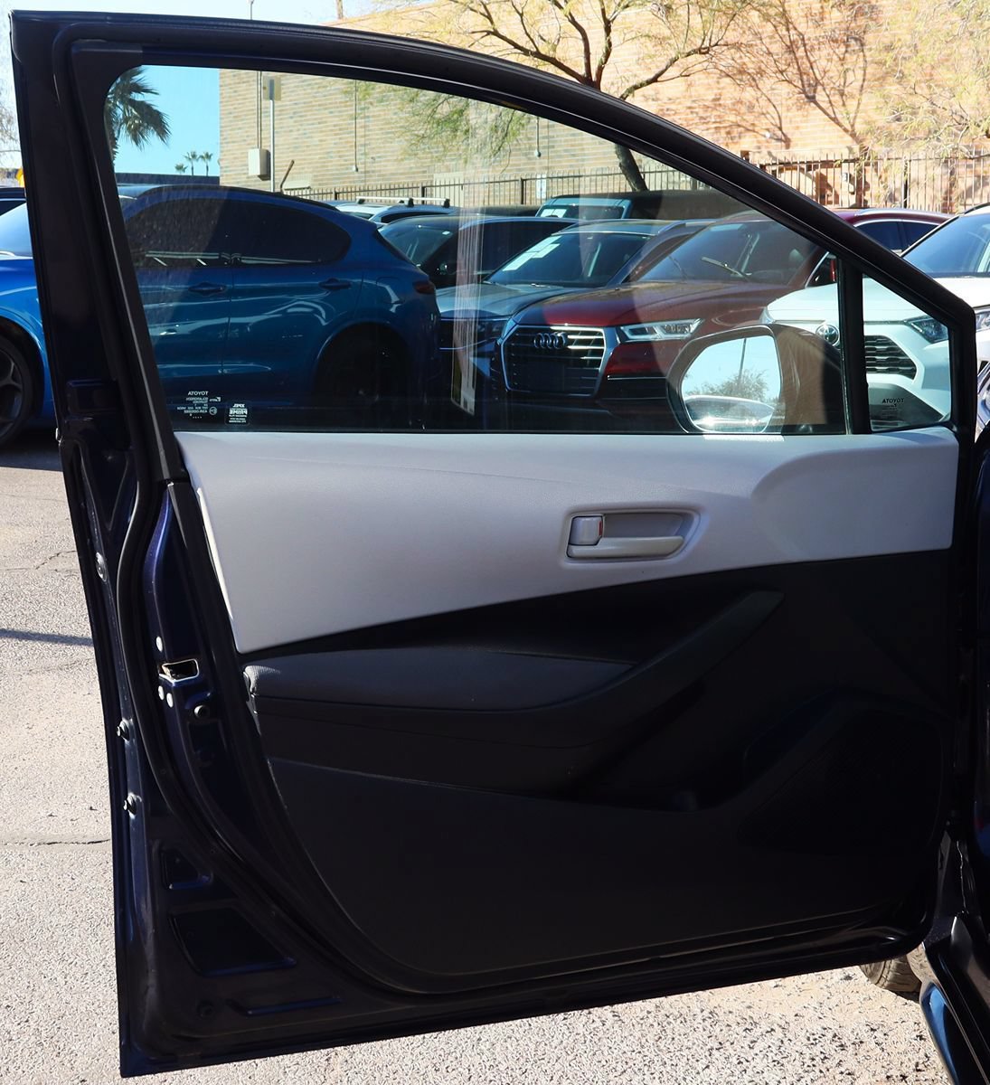 Used 2022 Toyota Corolla LE FWD image 36