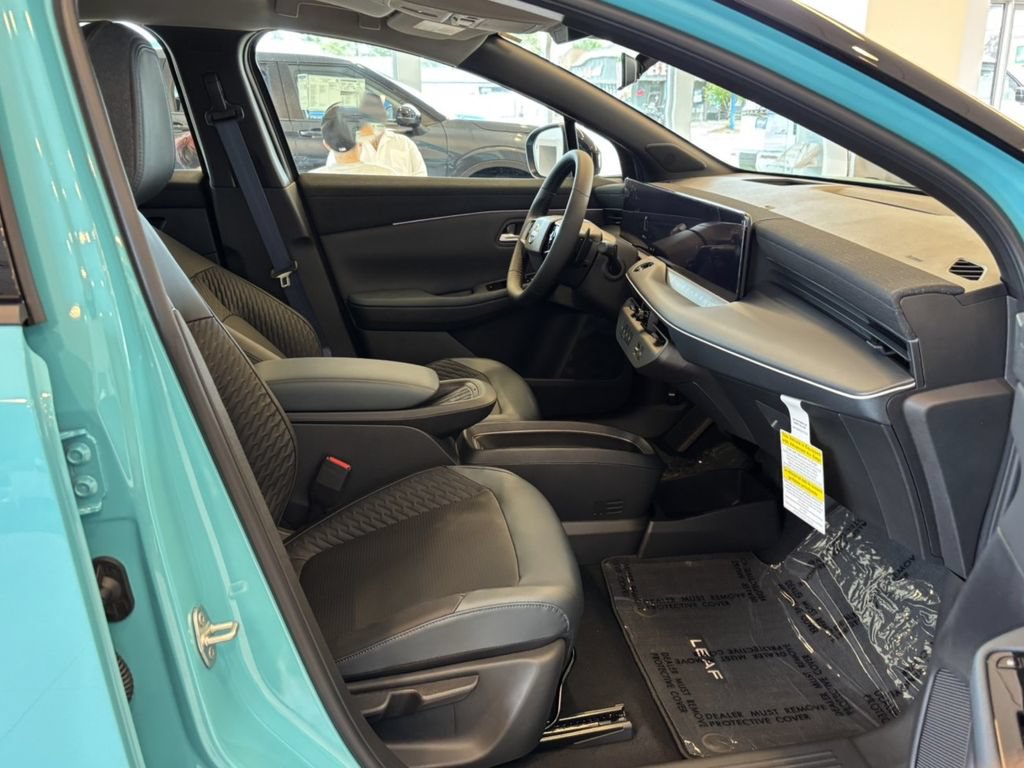 New 2026 Nissan Leaf Platinum+ w/ Cargo Package (Platinum+) FWD image 19
