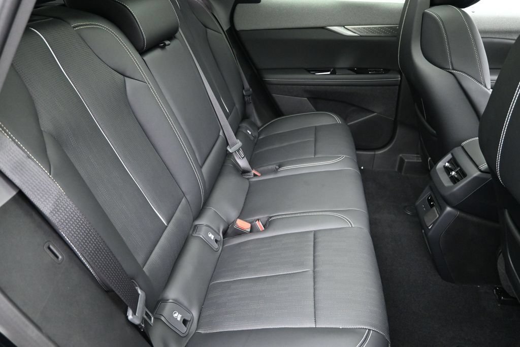 Used 2025 Cadillac Optiq Sport 2 AWD/4WD image 32