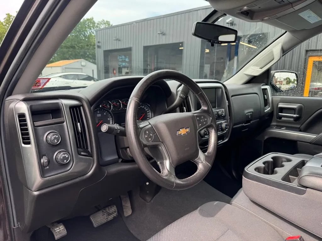 Used 2019 Chevrolet Silverado 1500 LT AWD/4WD image 5