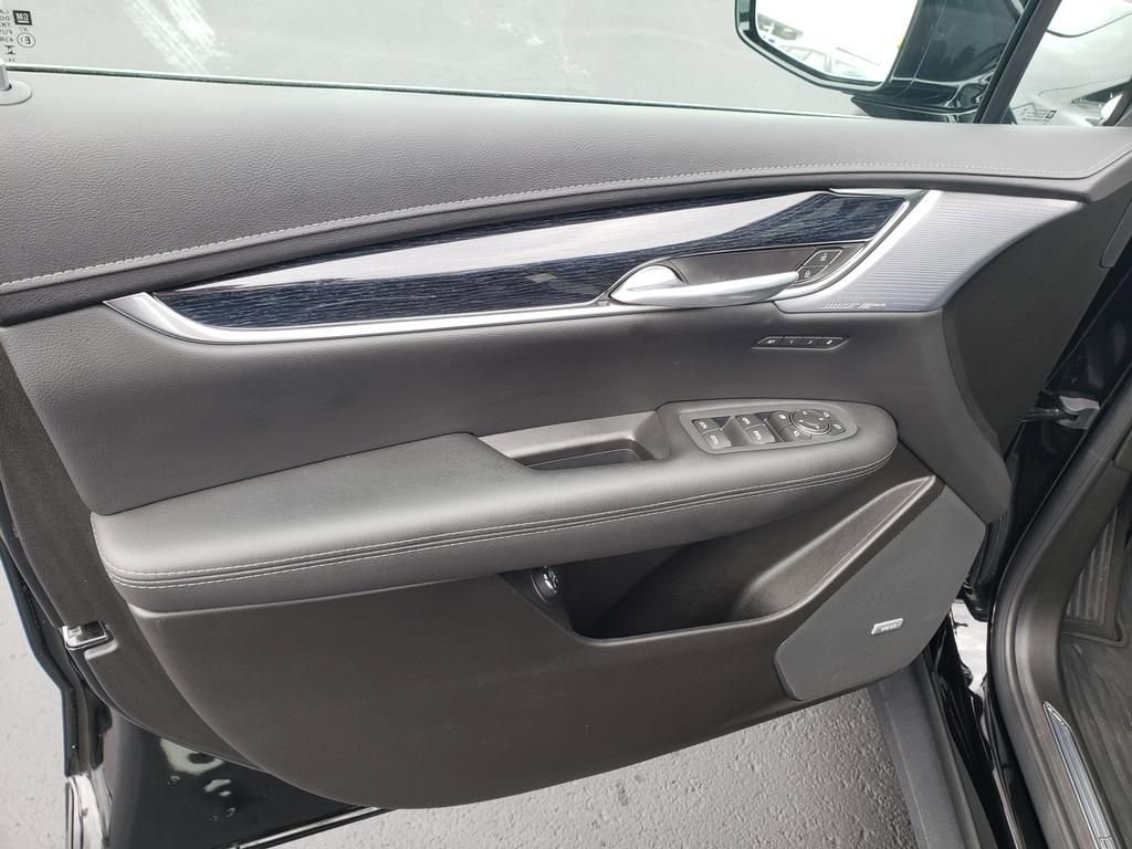 Used 2025 Cadillac XT5 Premium Luxury image 14