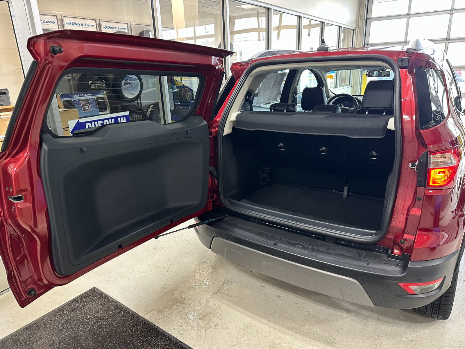 Used 2022 Ford EcoSport Titanium AWD/4WD image 8