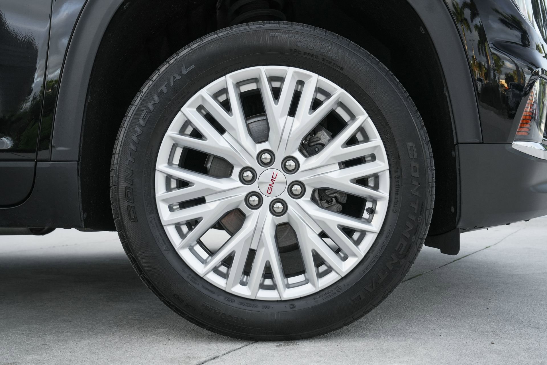 Used 2024 GMC Acadia Elevation image 27