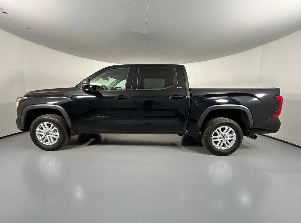 Used 2022 Toyota Tundra SR5 AWD/4WD image 4