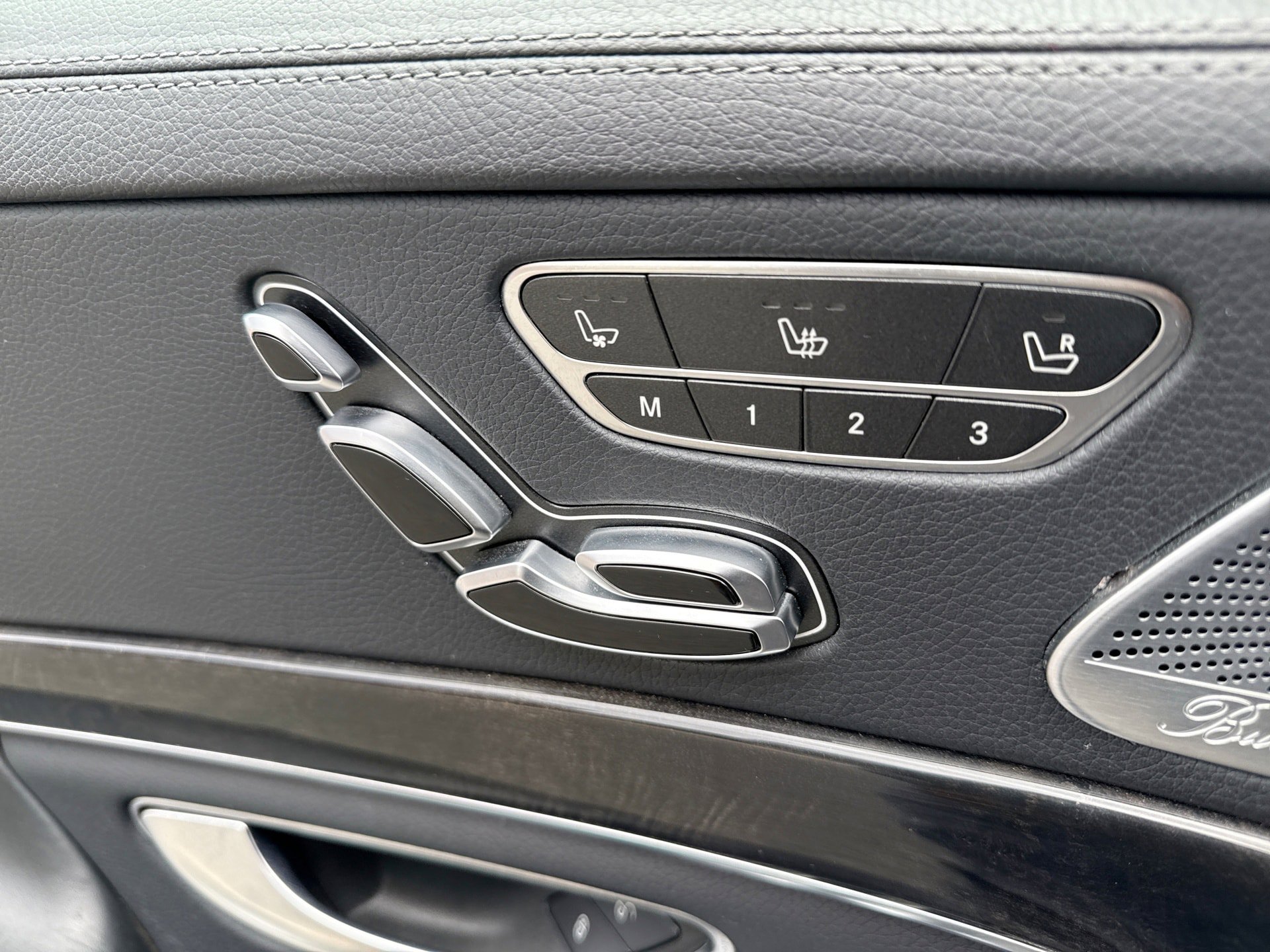 Used 2020 Mercedes-Benz S 560 Sedan image 14