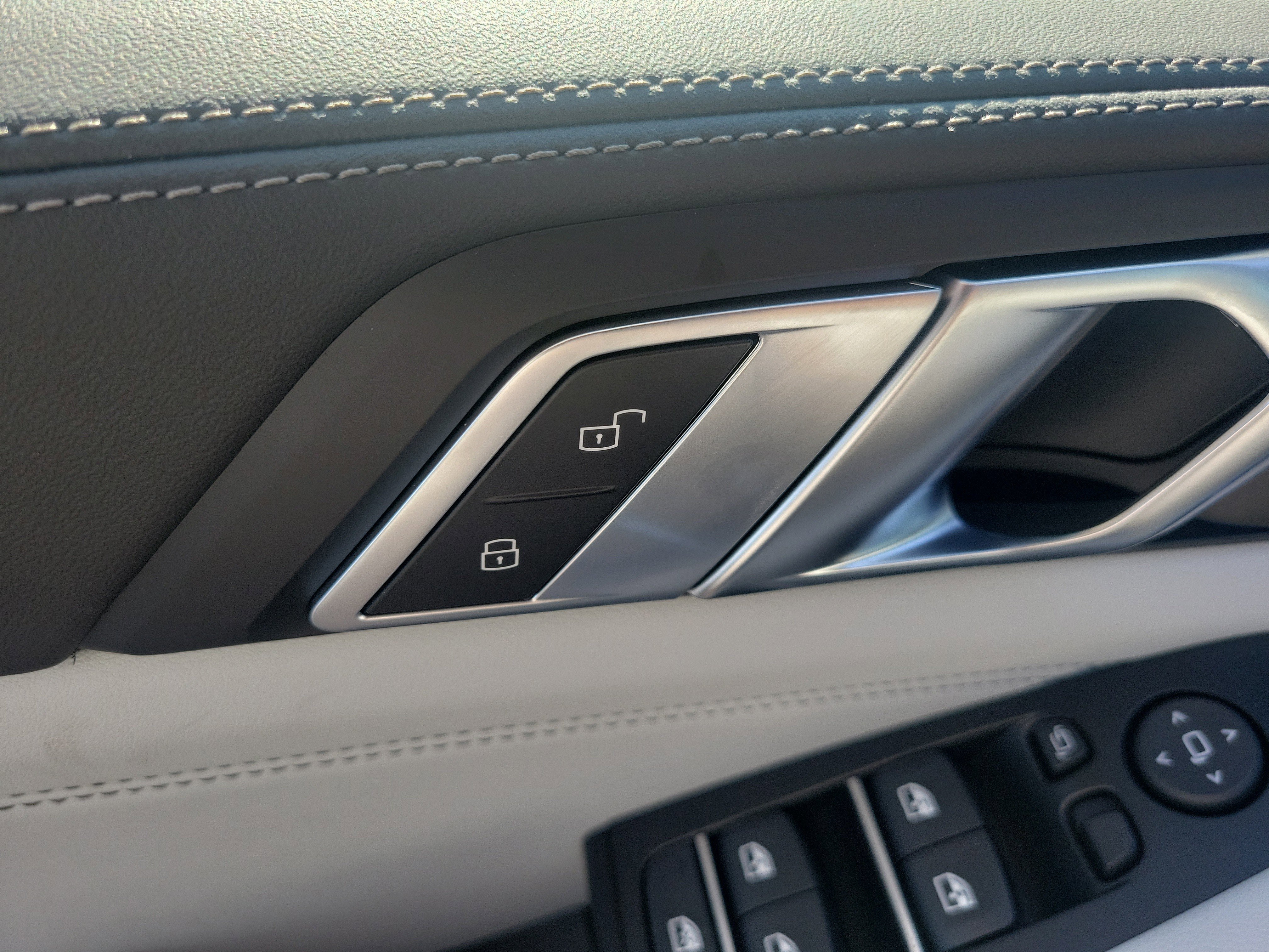 New 2026 BMW X5 xDrive40i w/ Climate Comfort Package image 21