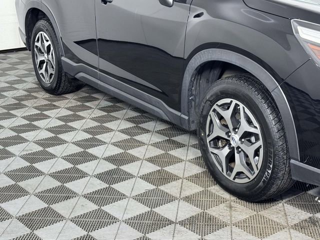 Used 2020 Subaru Forester Premium image 12