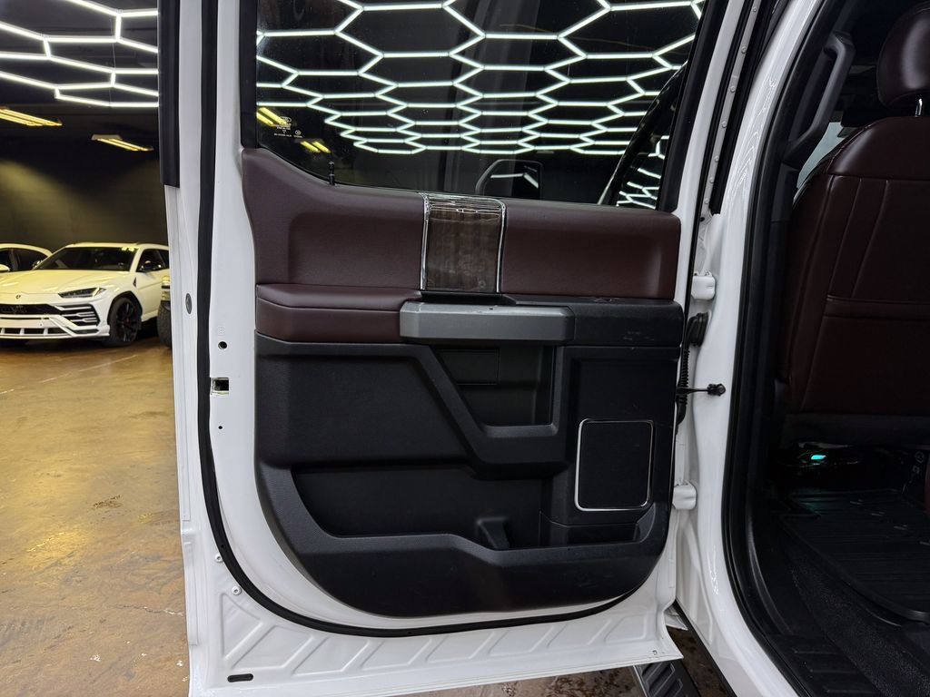 Used 2017 Ford F250 Platinum w/ Platinum Ultimate Package image 16