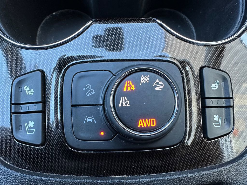 Used 2023 GMC Acadia AT4 w/ Preferred Package image 7