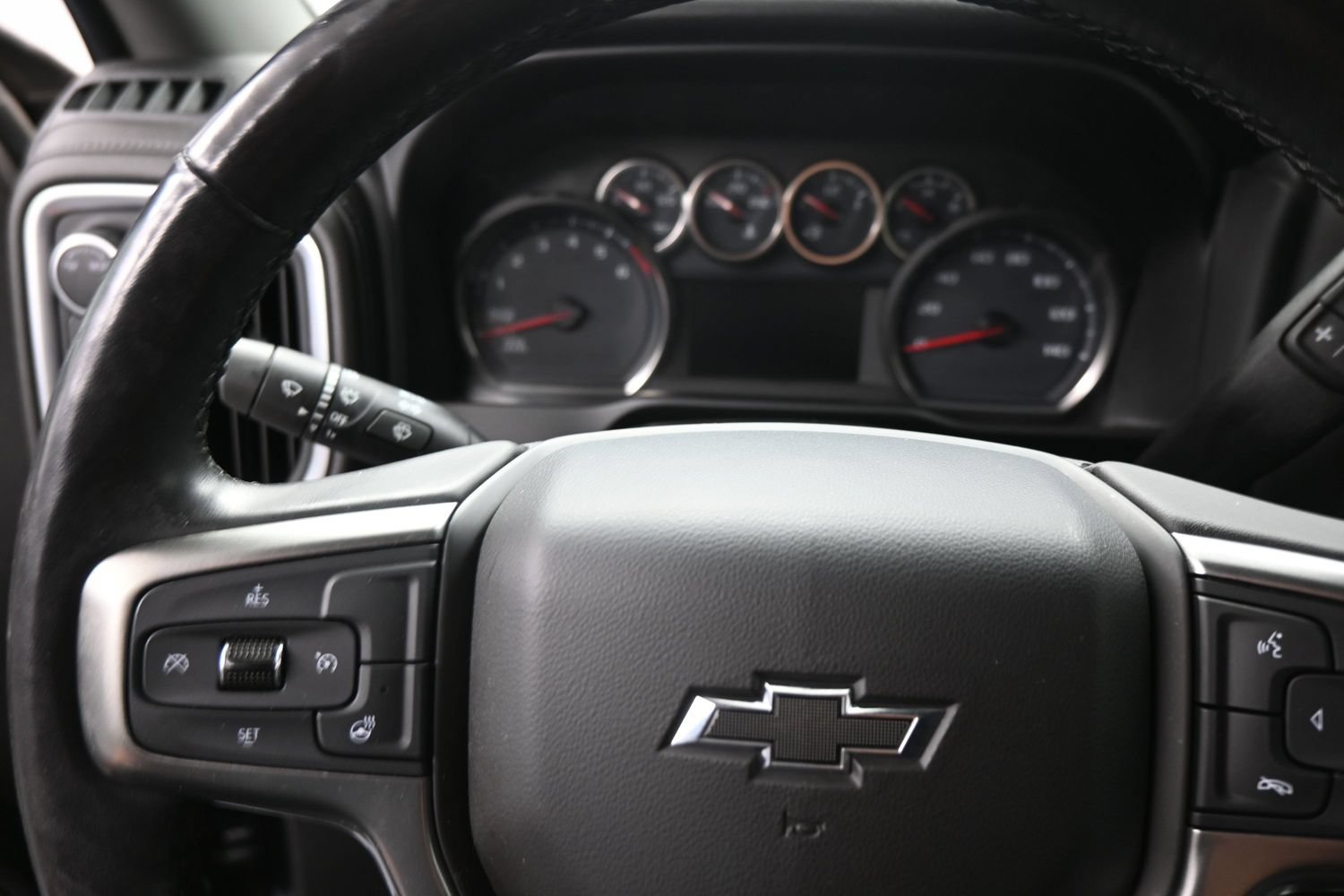 Used 2020 Chevrolet Silverado 1500 LT Trail Boss AWD/4WD image 15