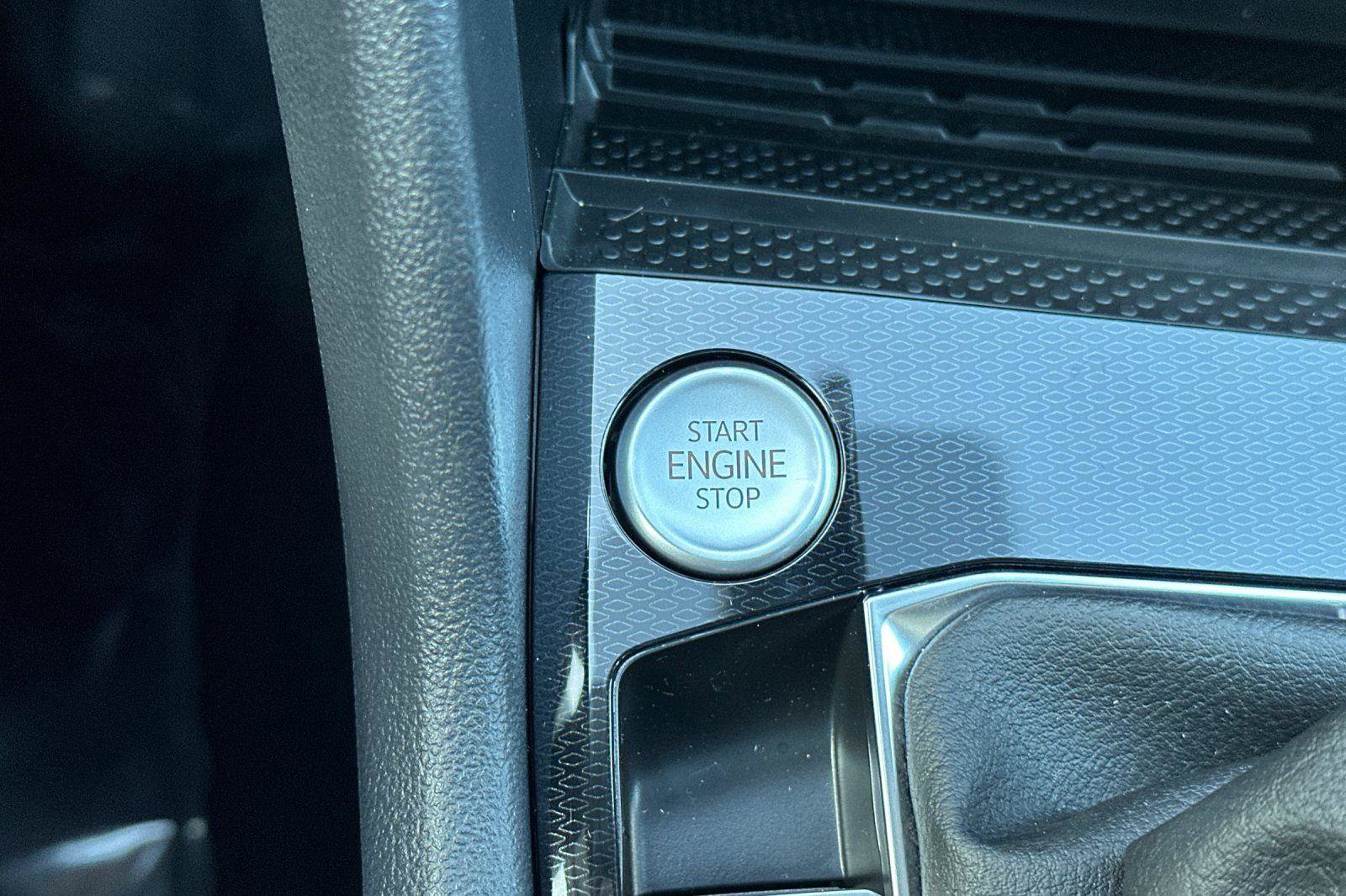 New 2026 Volkswagen Taos SE image 21