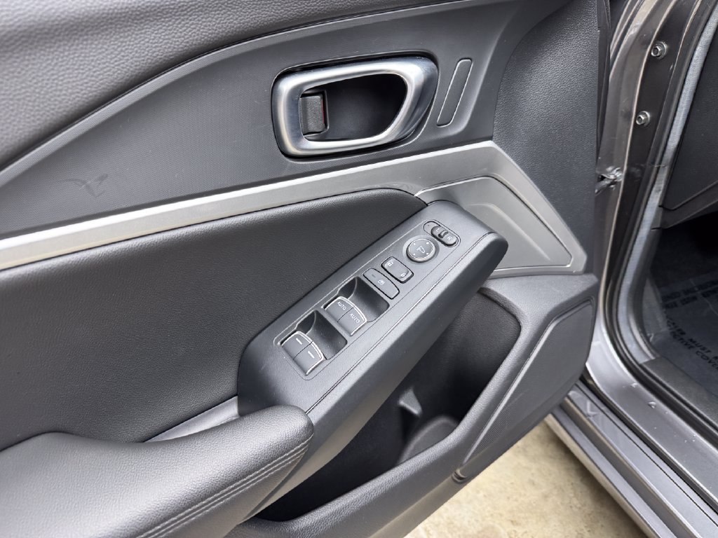 Used 2025 Acura Integra FWD image 11