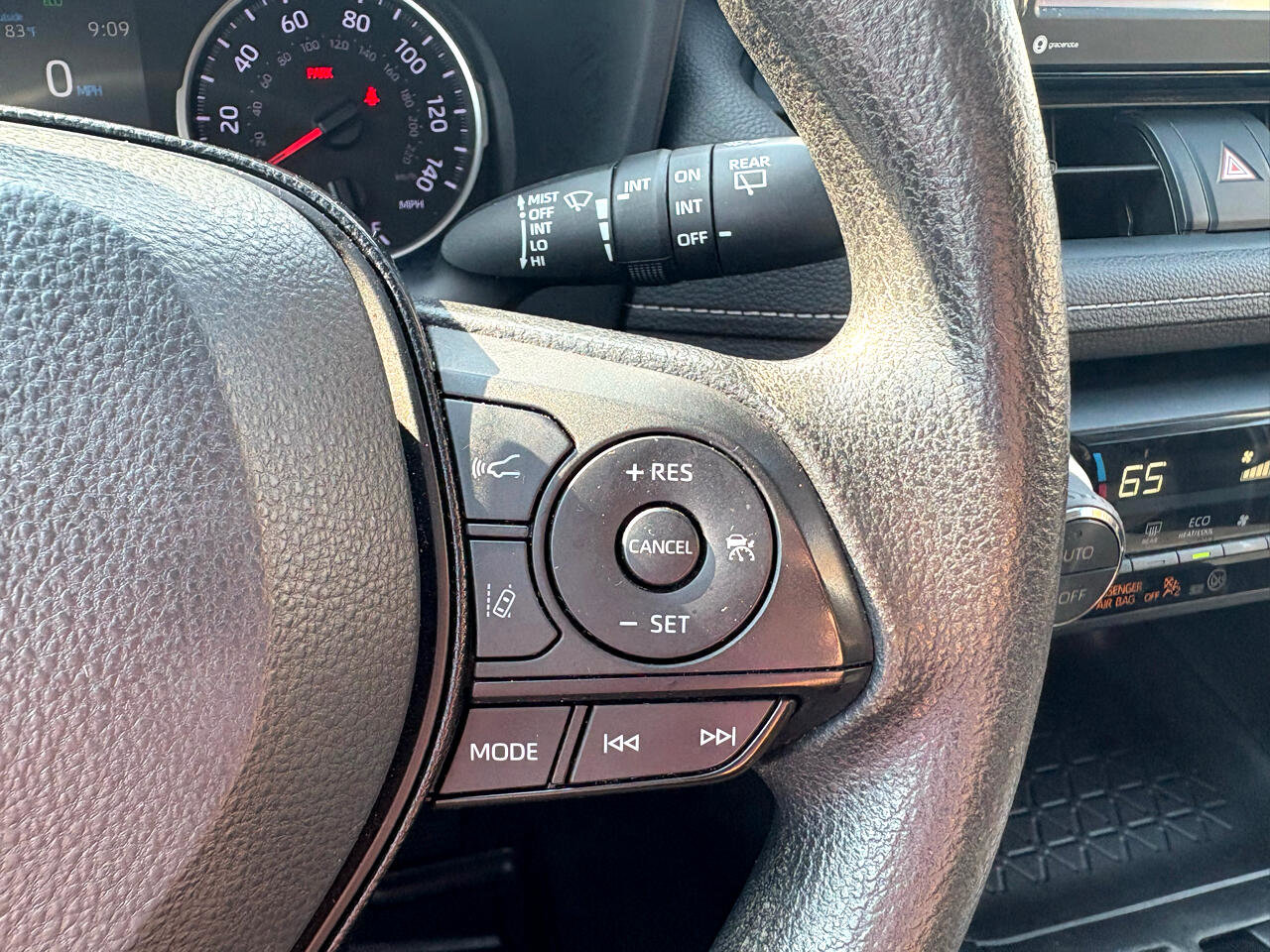 Used 2021 Toyota RAV4 XLE image 10