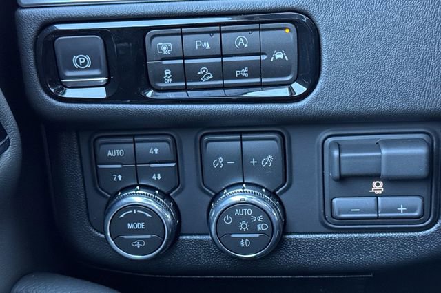 New 2026 GMC Yukon Denali w/ Denali Reserve Package image 33