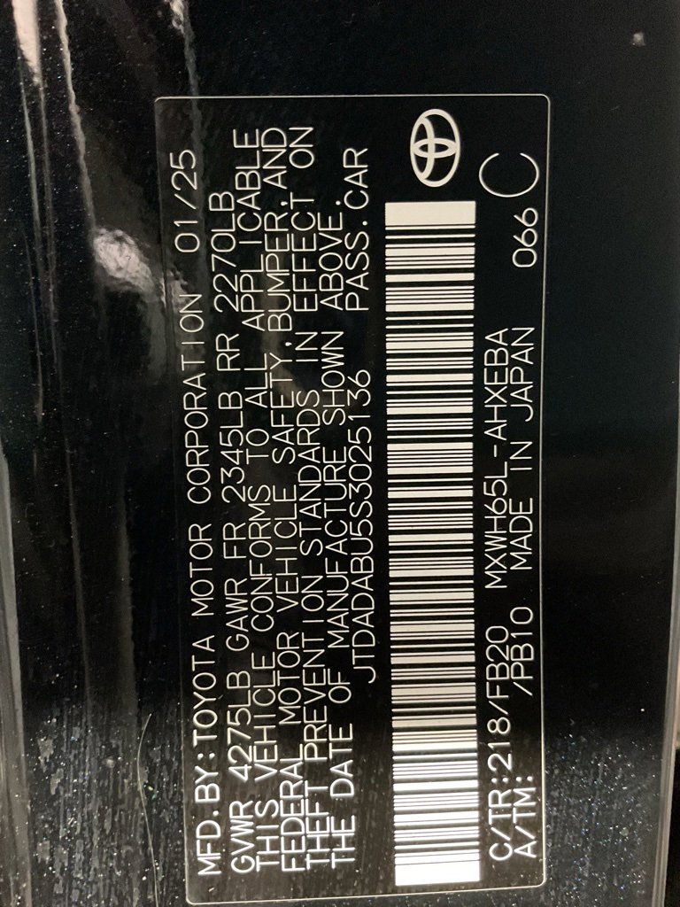 Used 2025 Toyota Prius LE image 39