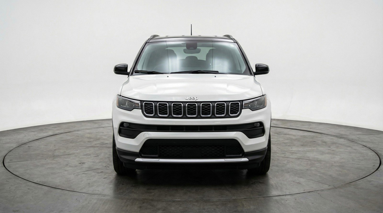 Used 2025 Jeep Compass Latitude image 2