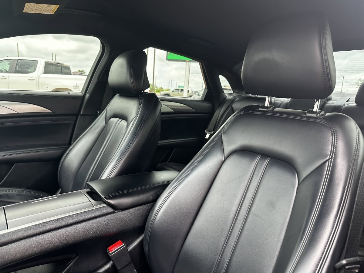 Used 2019 Lincoln MKZ Premiere image 11