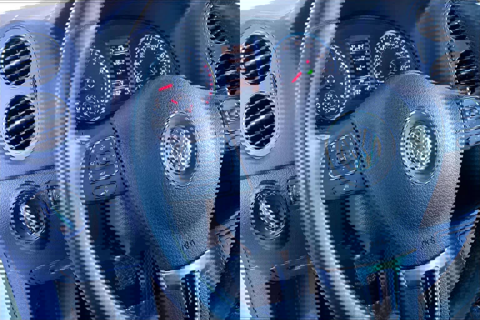 Used 2017 Volkswagen Tiguan Wolfsburg Edition image 23