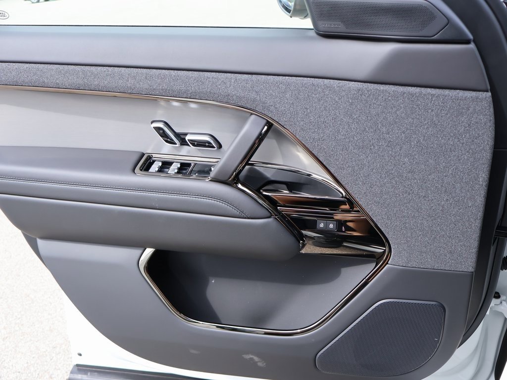 New 2025 Land Rover Range Rover Sport Dynamic SE image 36