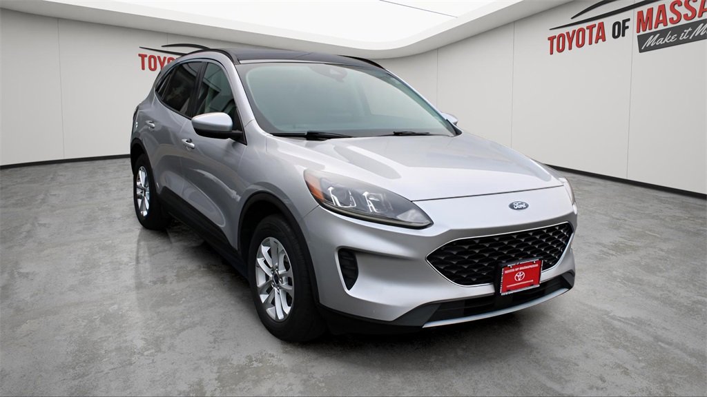 Used 2020 Ford Escape SE image 6