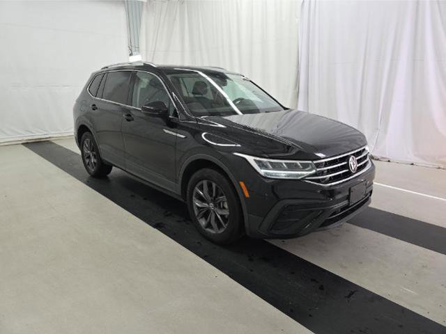 Used 2022 Volkswagen Tiguan SE image 3