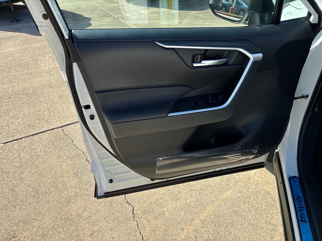 New 2025 Toyota RAV4 XLE image 12