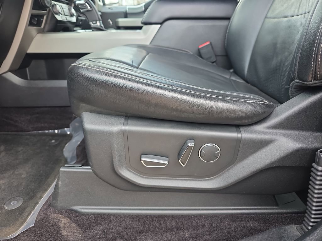 Used 2017 Ford F150 Lariat w/ Equipment Group 502A Luxury image 32