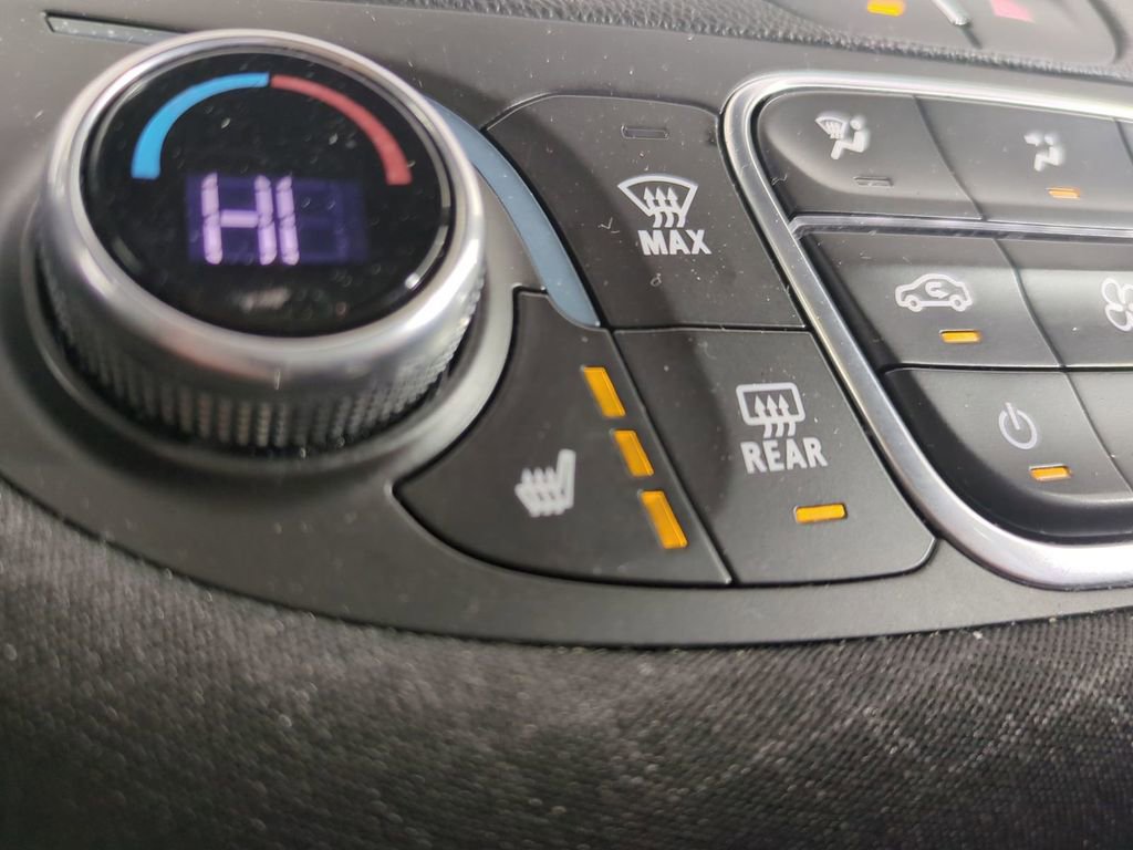 Used 2024 Chevrolet Malibu LT image 25