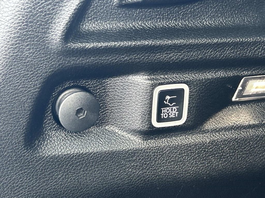 Used 2022 Jeep Grand Cherokee L Limited RWD image 14