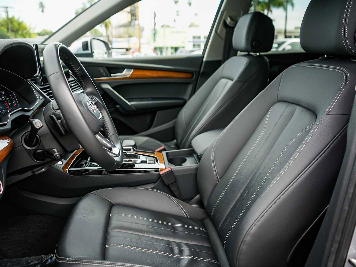 Used 2023 Audi Q5 2.0T Premium w/ Convenience Package image 16