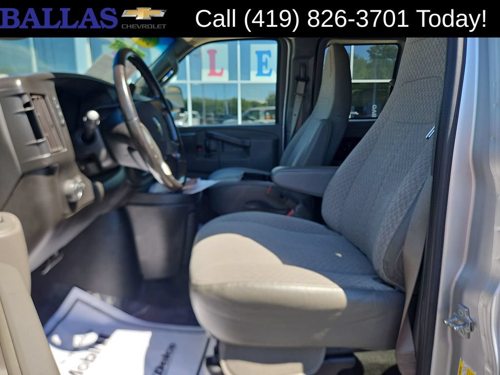 Certified 2018 Chevrolet Express 3500 LT w/ LT Preferred Equipment Group RWD image 20