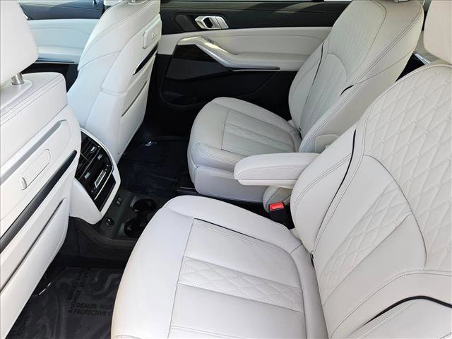 Certified 2025 BMW X7 xDrive40i w/ Executive Package image 21
