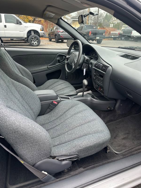 Used 2003 Chevrolet Cavalier Coupe w/ Preferred Equipment Group image 11