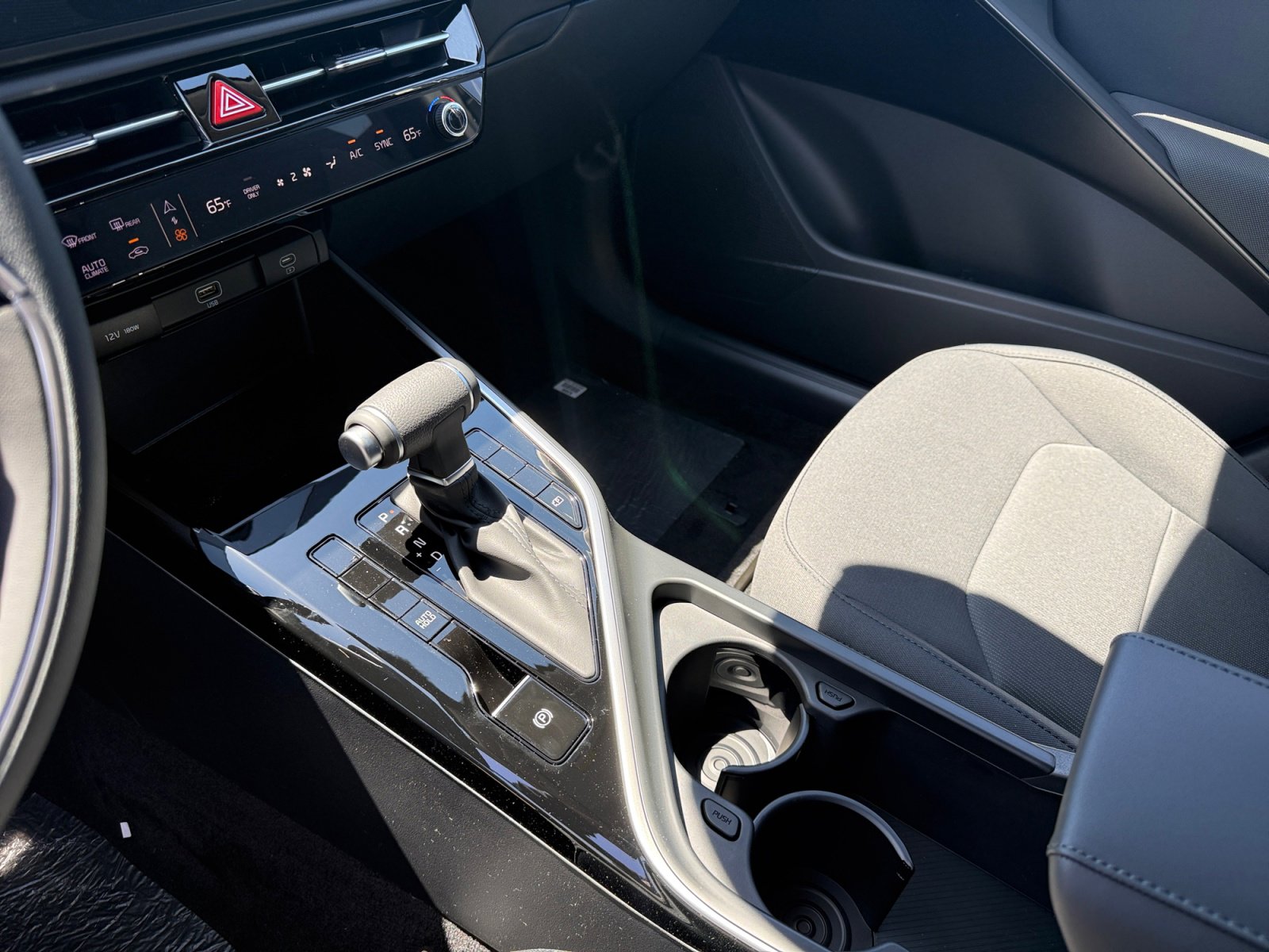 New 2026 Kia Niro LX FWD image 13