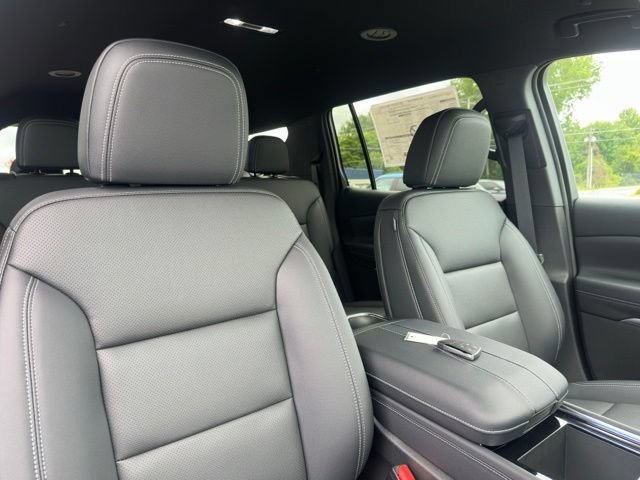 New 2026 Chevrolet Traverse LT w/ Driver Confidence Package AWD/4WD image 9