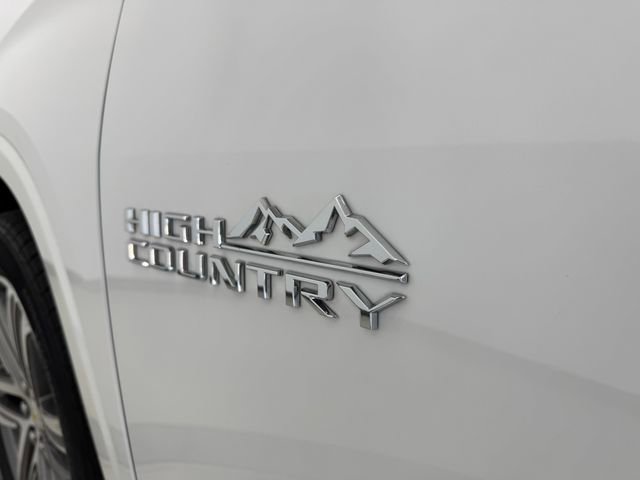 Used 2023 Chevrolet Traverse High Country w/ LPO, Floor Liner Package FWD image 43