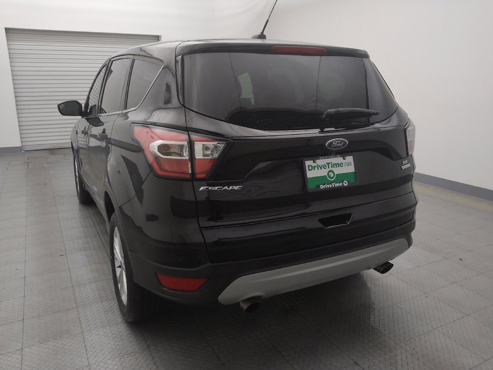 Used 2017 Ford Escape SE image 6