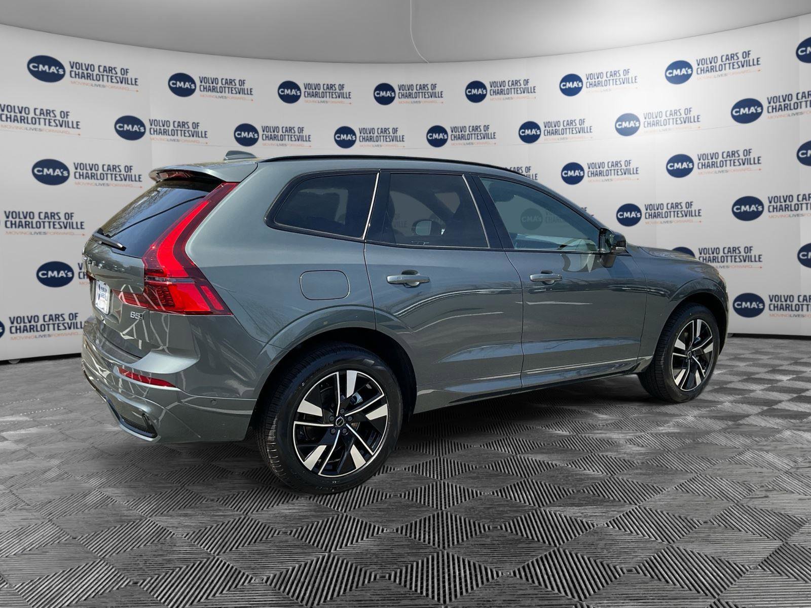 New 2026 Volvo XC60 B5 Plus w/ Climate Package AWD/4WD image 5