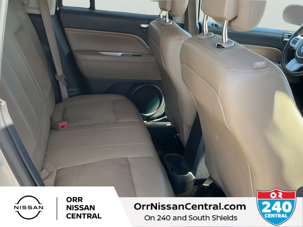 Used 2016 Jeep Compass Latitude image 12