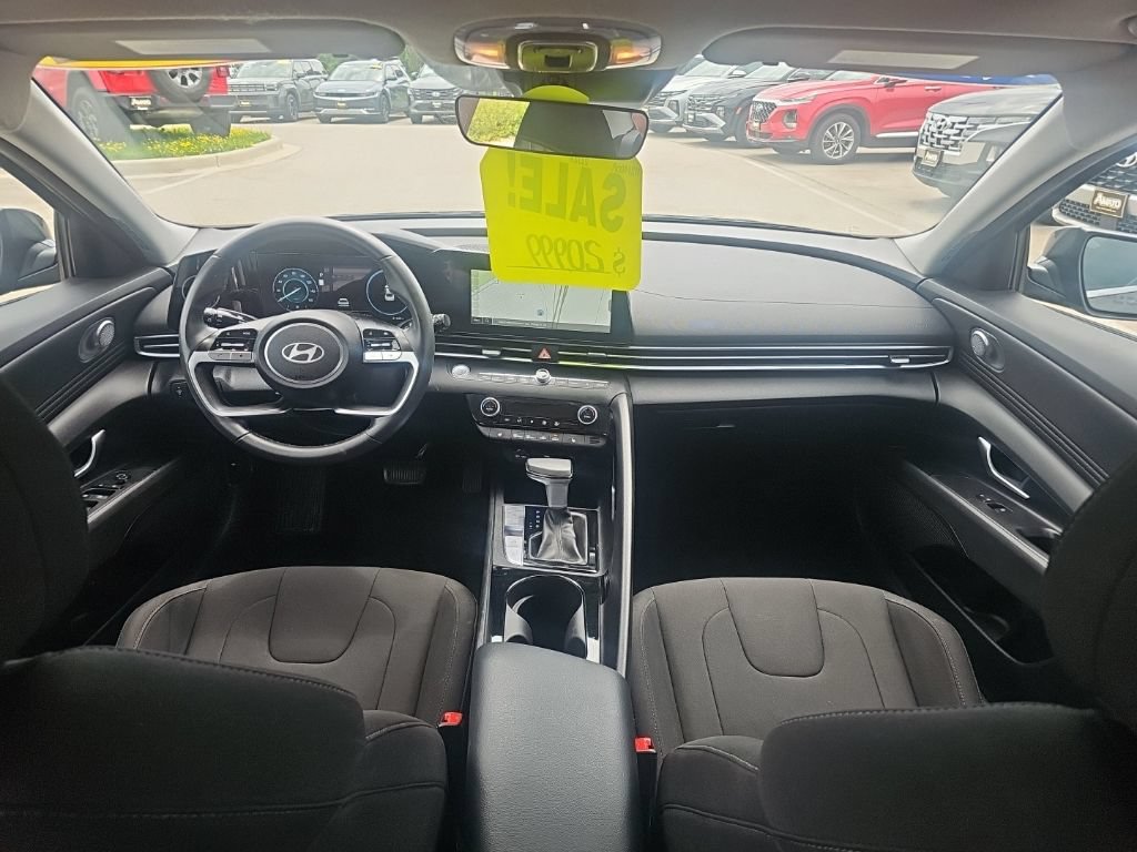 Certified 2024 Hyundai Elantra SEL w/ Convenience Package FWD image 35