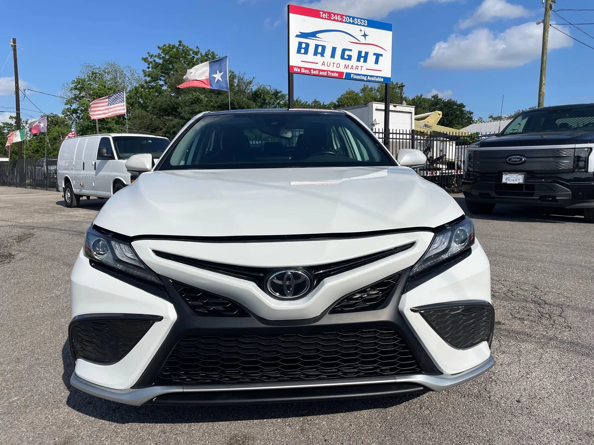 Used 2021 Toyota Camry XSE w/ Carpet Mat Package (TMS) image 1