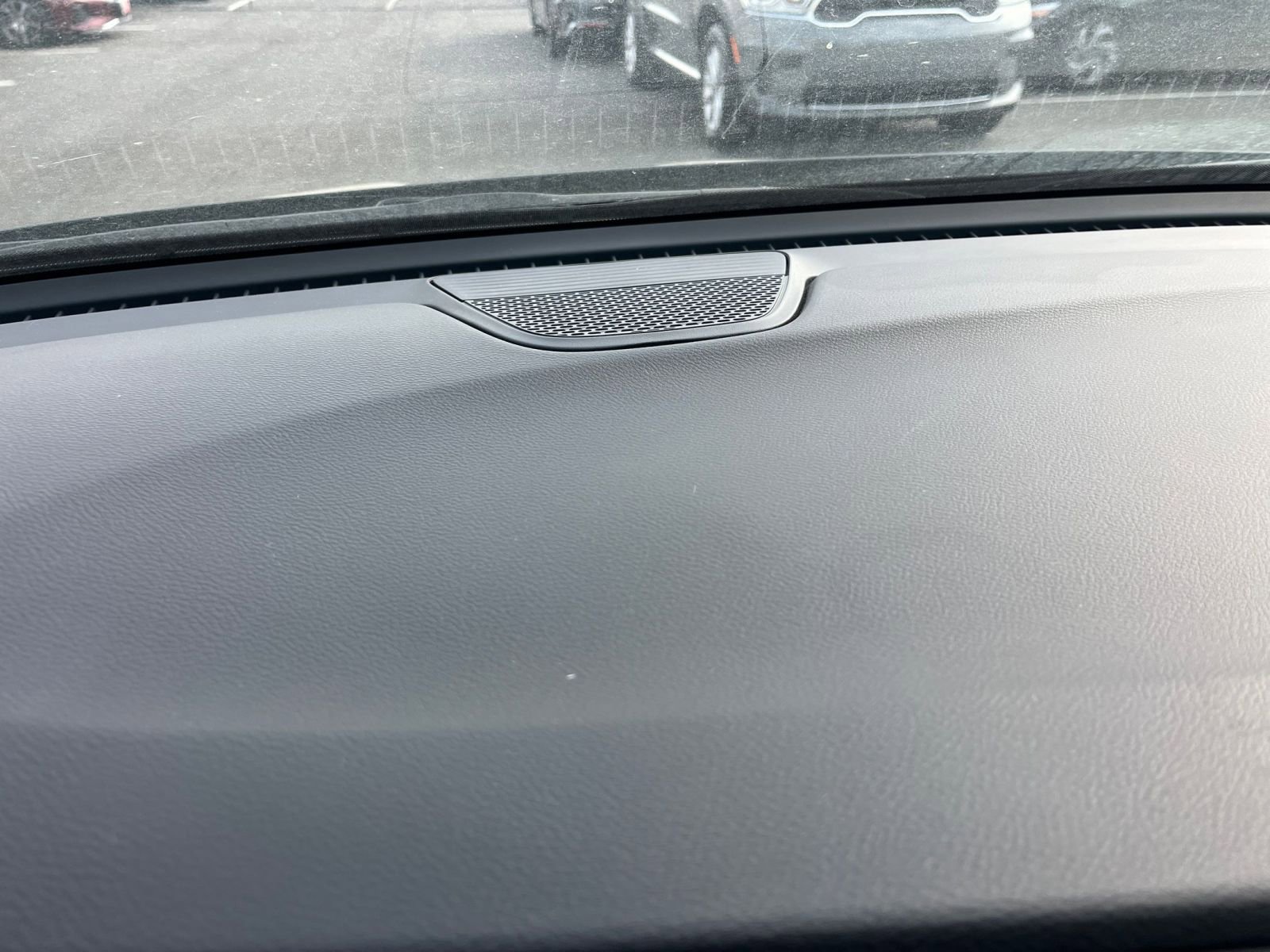 Used 2025 Chrysler Pacifica Select image 17