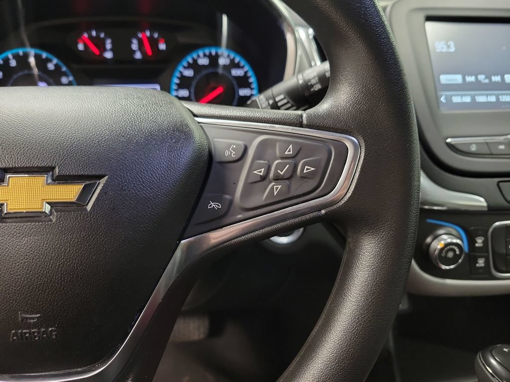 Used 2018 Chevrolet Equinox LS FWD image 25
